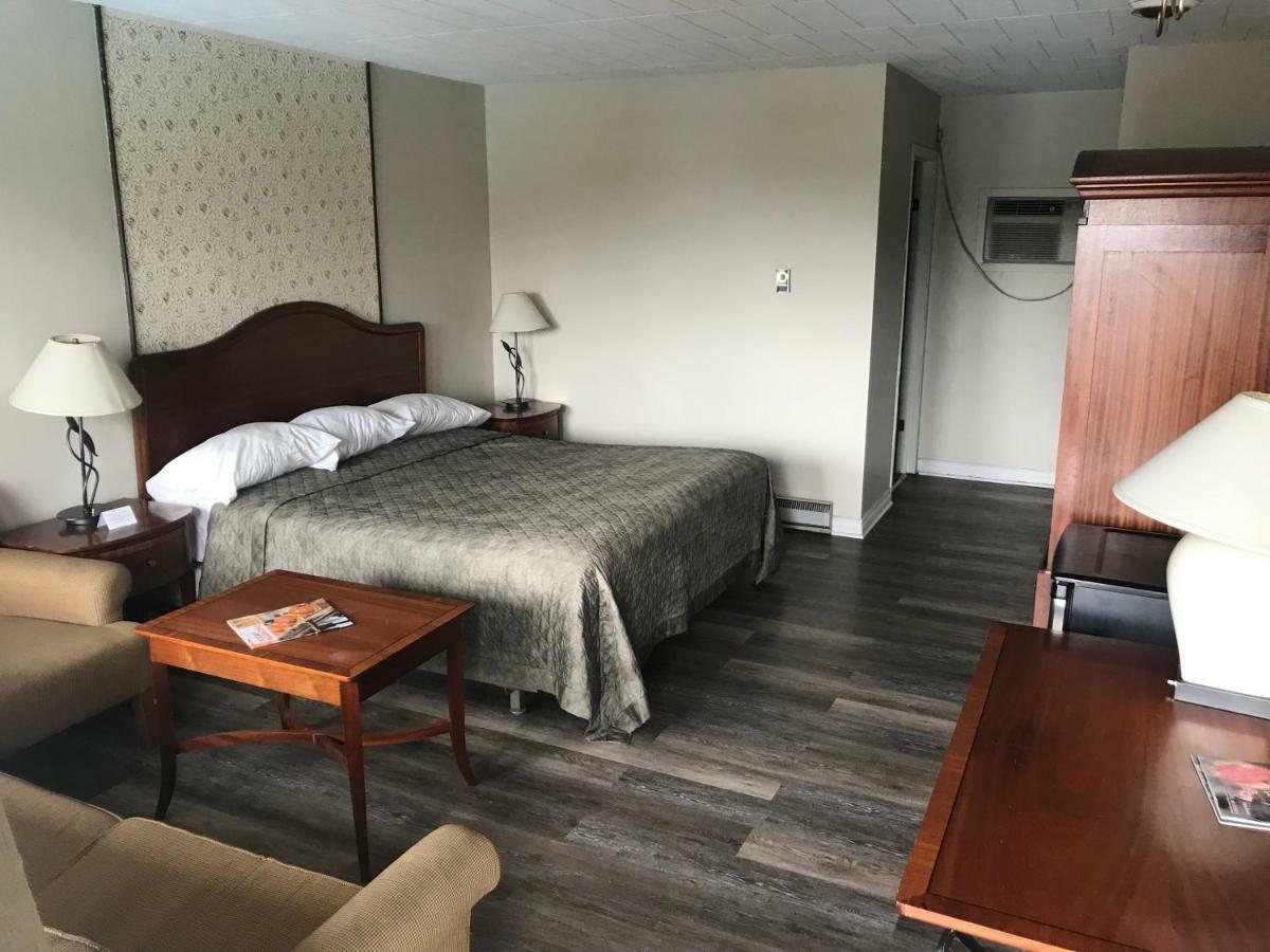 Rainbow Motor Inn - Fallsview Ниагарски водопад Екстериор снимка