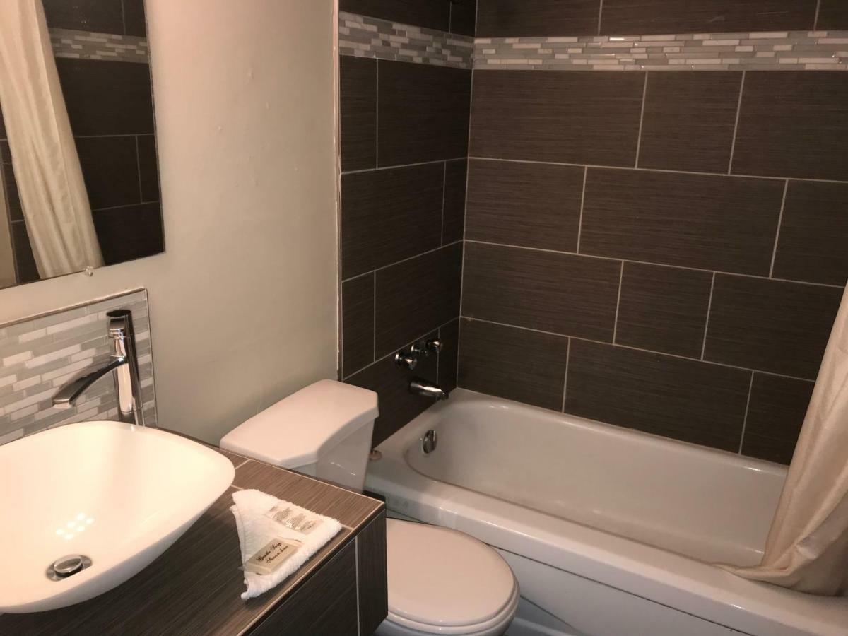 Rainbow Motor Inn - Fallsview Ниагарски водопад Екстериор снимка