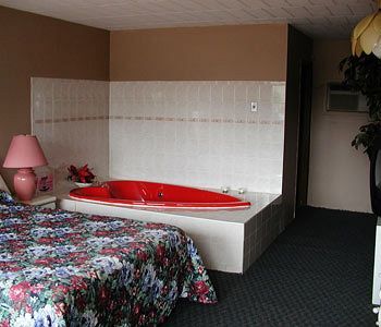 Rainbow Motor Inn - Fallsview Ниагарски водопад Екстериор снимка